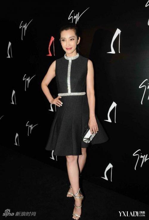 红黑榜李冰冰小短裙清新扮嫩安以轩变村姑