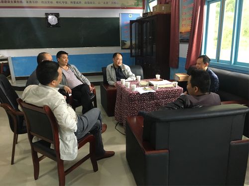 正安县曾润良副局长一行5人代表市教育局对我县教育民生有关项目落实