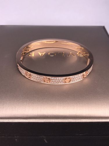 卡地亚手镯卡地亚满天星手镯卡地亚18k金钻石满天星手镯