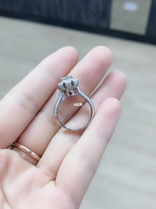 太阳花钻戒_钻戒_克拉钻石_时尚_配饰