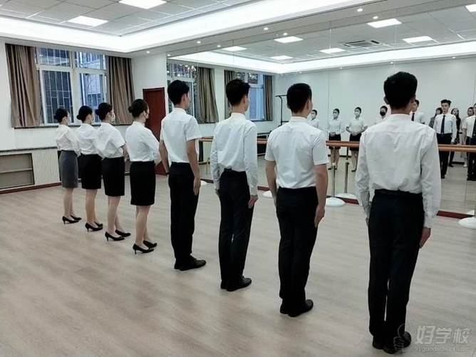 青岛传媒艺考空乘专业培训班