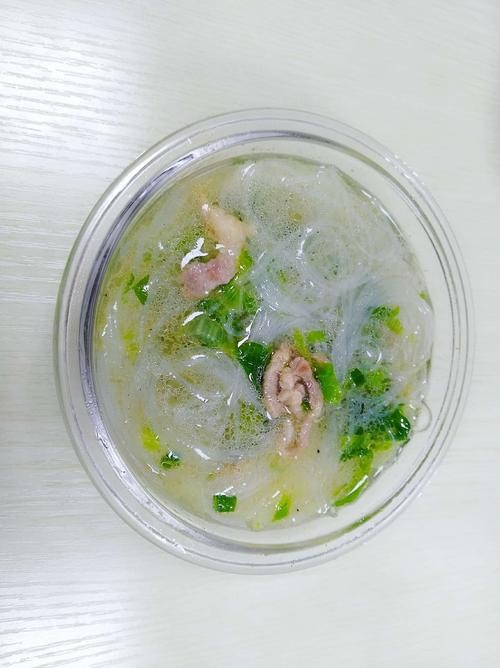 粉丝肉丝汤