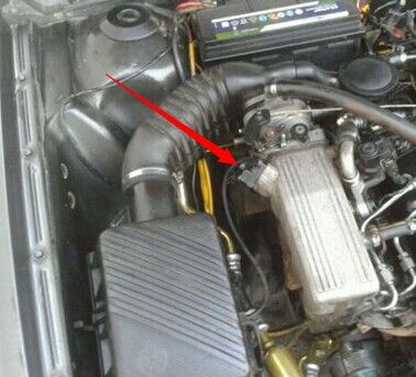 老款桑塔纳2000发动机上少了一个件,只知道叫什么传感器,具体名称叫