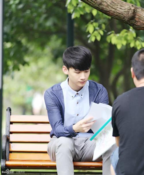 旋风少女白敬亭花絮高清大图私底下也是个温暖的大哥哥