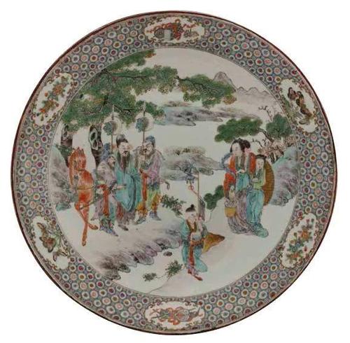 清·道光〕广彩人物图盘 广东省博物馆藏