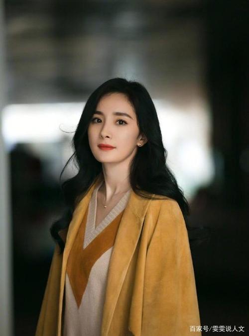 杨幂魏大勋恋情再添实锤?酒店门口甜蜜吃冰激凌,网友