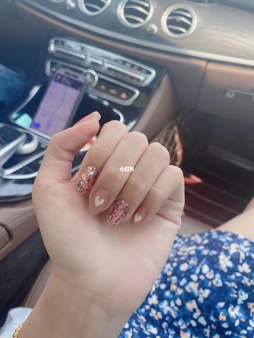 简简单单的美甲款式_美甲_显白_美妆_美甲