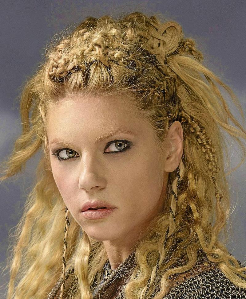 《维京传奇》盾女 凯瑟琳·温妮克 一头闪亮的金发夺目,太羡慕这发量