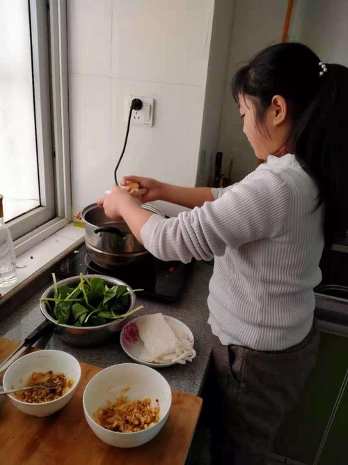 我帮父母做家务——实小四四班实践活动纪实