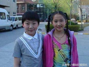 姐姐关晓丹并没有走上演员这条道路关晓丹在北京市区开了一家拉面馆