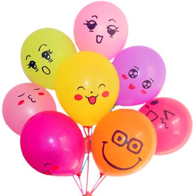 微笑的气球简笔画