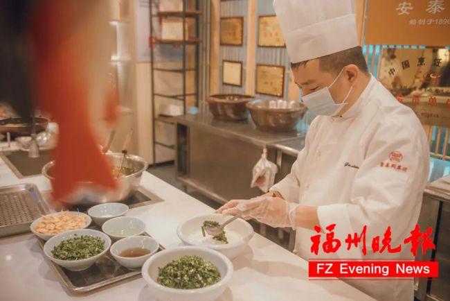 厉害了他把福州小吃摆上世界级饭局