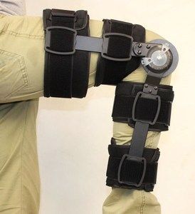 角度膝矫形器膝关节固定支具可活动可固定可调