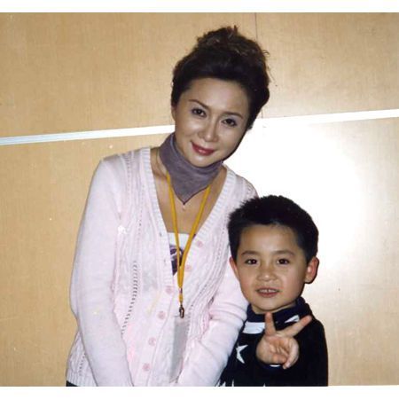 揭秘蔡明浪漫老公:他用100封情书打动我 (19)