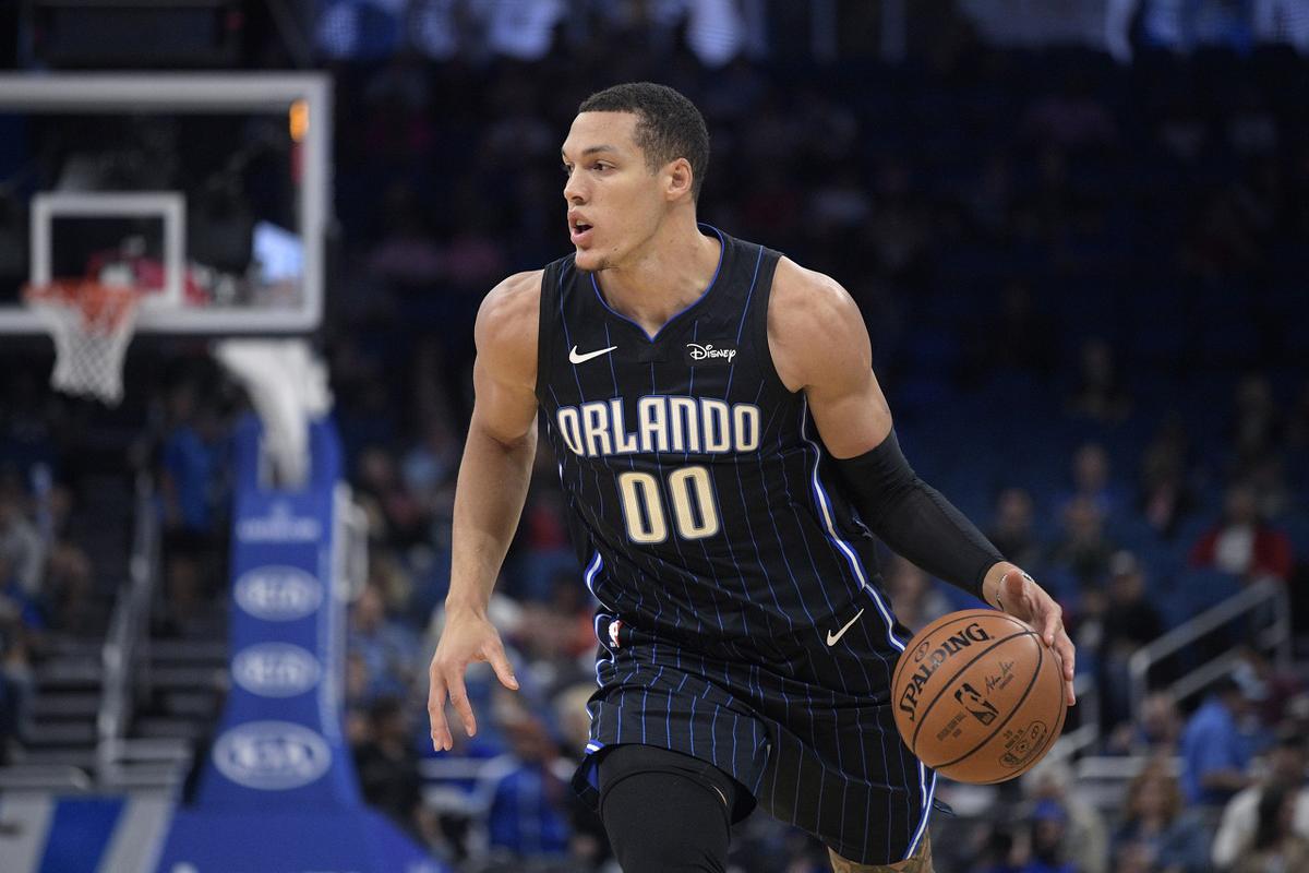 赛季新高!阿隆-戈登15中13砍32分 三分5中5