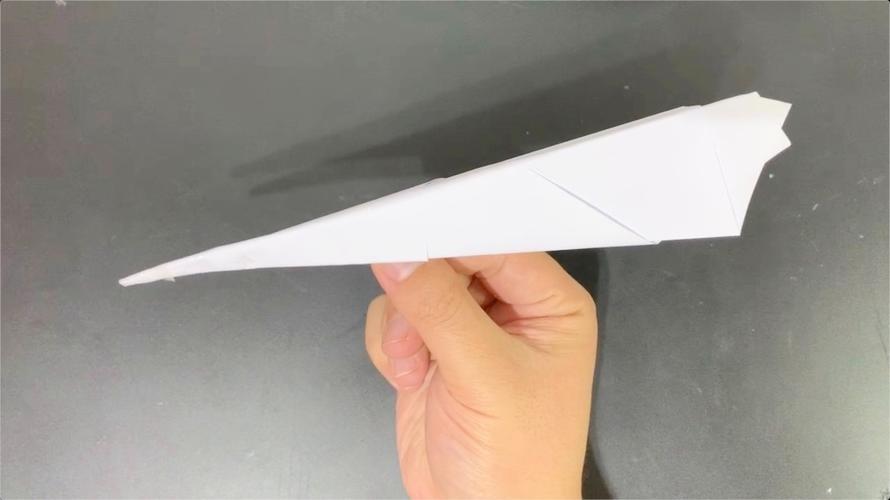 纸飞机这样折还能当飞镖玩折法简单易学赶快收藏吧
