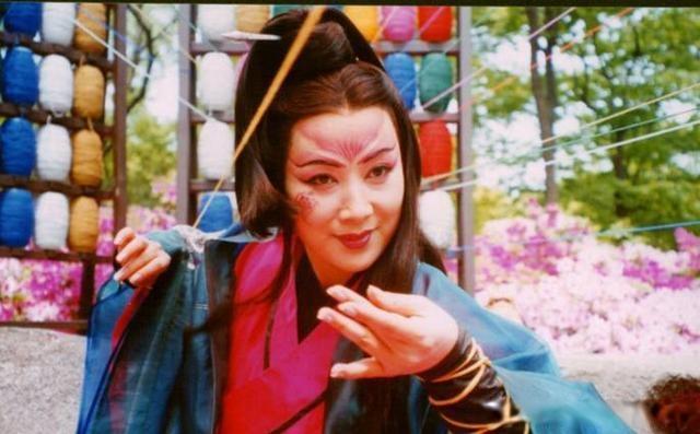 一提起东方不败,就会想起林青霞,这是一个魔改版比原版更火的角色.