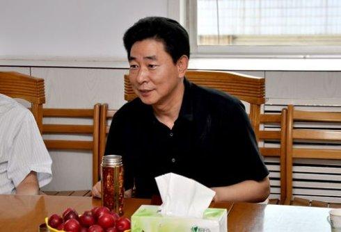 7月4日下午,区长和春军等来我局调研