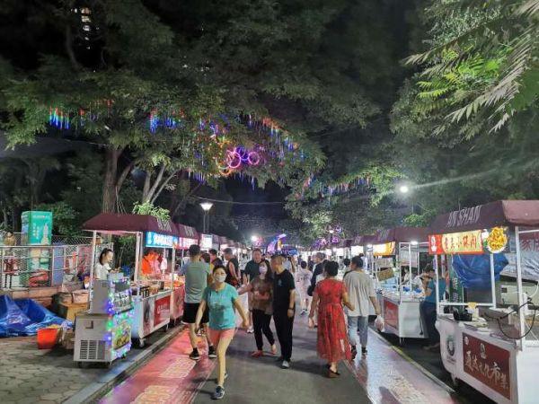 "文化"邂逅美食 尽在烈士山公园夜市_鞍山新闻_新闻