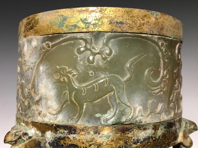 汉代铜鎏金镶玉盖杯