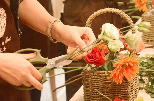 "-三八亲子主题插花学习活动