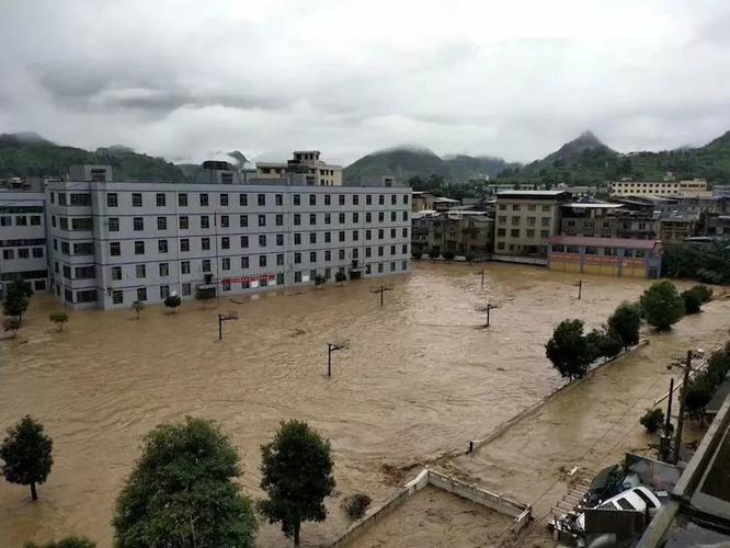 遵义市第十三中学校园(三)