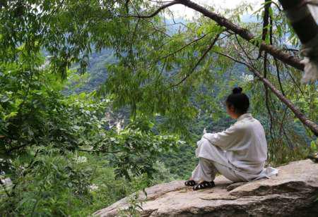 终南山女道长的隐士生活