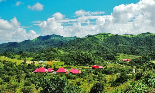 华龙网讯 (记者 欧武夷)8月4日,城口县亢谷景区,黄安坝景区及九重