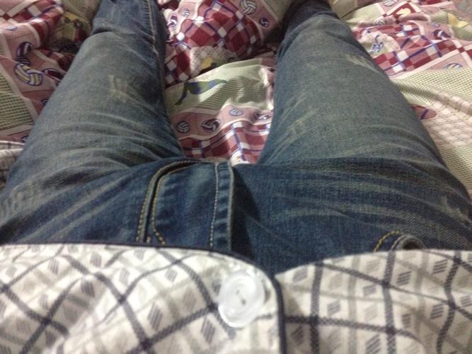 为什么帅哥前面都是鼓鼓的