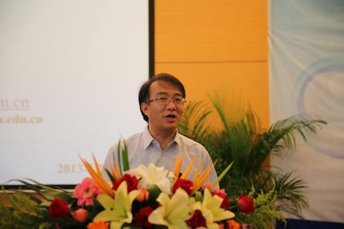 973首席科学家谈"科学精神与创新发明"——记刘庆教授在2013重庆大学