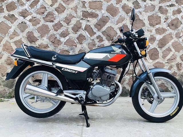 本田王双缸 cb125t
