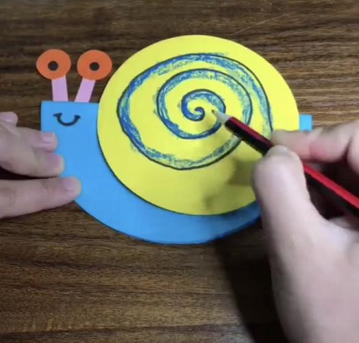 中班美术(手工制作)活动-小蜗牛