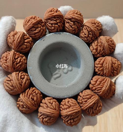 [串爷][极品磨盘刺龙纹桃核手串]_手串_文玩_兴趣爱好