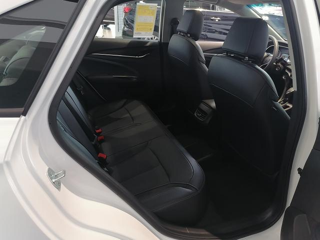 体验15l的别克英朗外观时尚内饰运动配置高高配才8万