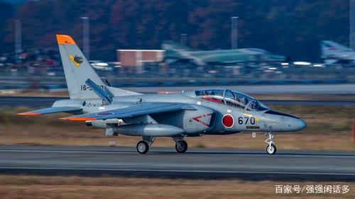 经典教练机:日本t4教练机