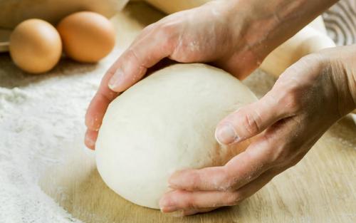 和面时,如何才能做到面光,盆光,手光?记住2个技巧,一学就会