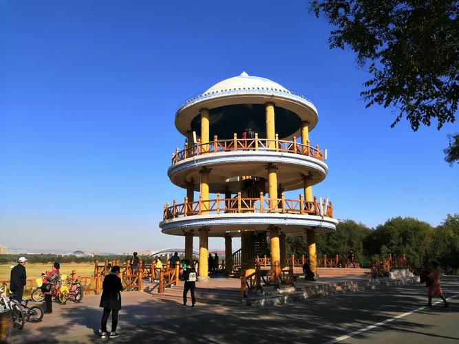 2020年10月5号包头市,赛汗塔拉城中草原