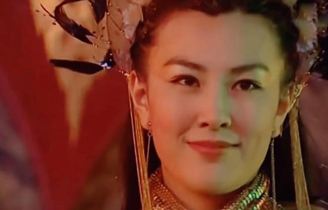 像《少年张三丰》里的西域红娘,《倩女幽魂》里的阴月太后和月魔