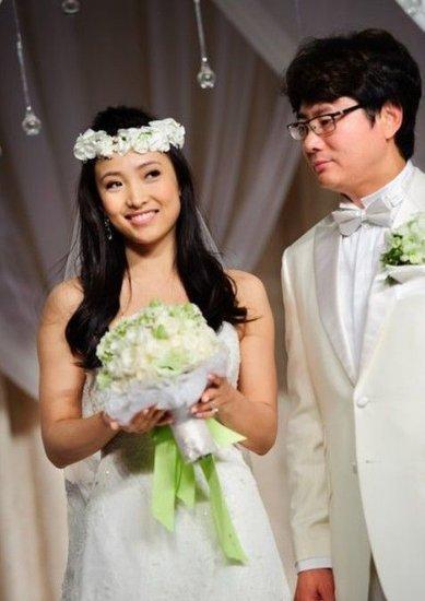 文体 > 正文   今年2月28日,演员白静被丈夫周成海刺杀身亡一事掀起了