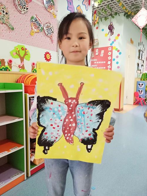 爱贝迩幼儿园大一班之小梵高美术蝴蝶