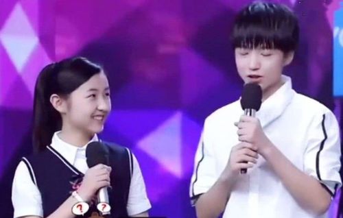 张子枫常买的街边小吃,对王俊凯有不同的意义,只有00后才敢吃