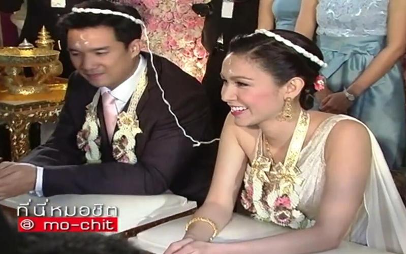 【泰语无字】2009年brook kob婚礼相关采访