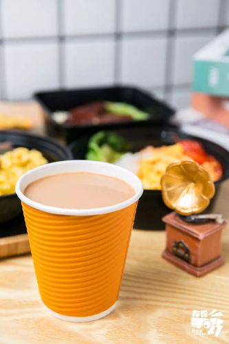 冲出来的奶茶更有厚度,有「挂杯」的效果.