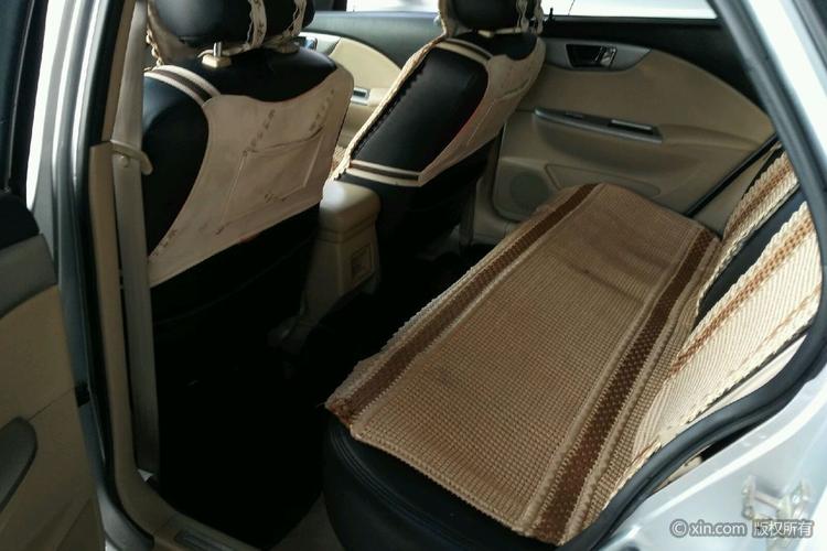 别克凯越后排全景