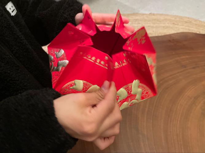 大吉大利,变废为宝——制作红包灯笼