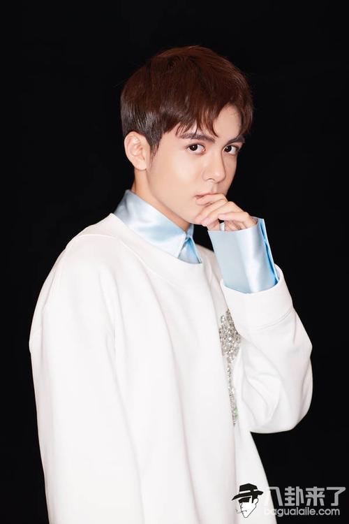 曾舜晞再摘"年度新锐艺人" 荣誉加冕获广泛称赞