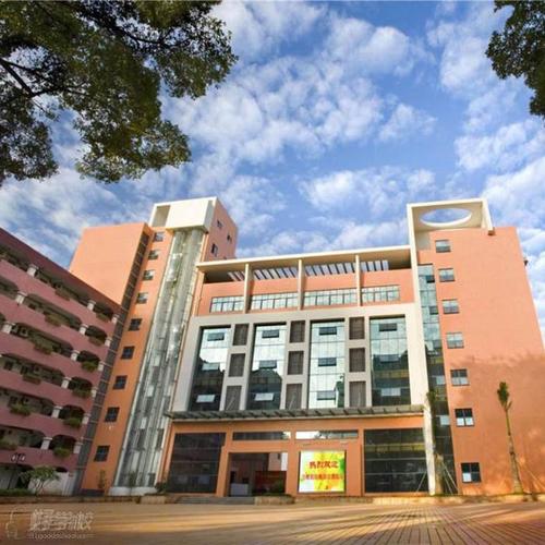 广州市商贸职业学校环境