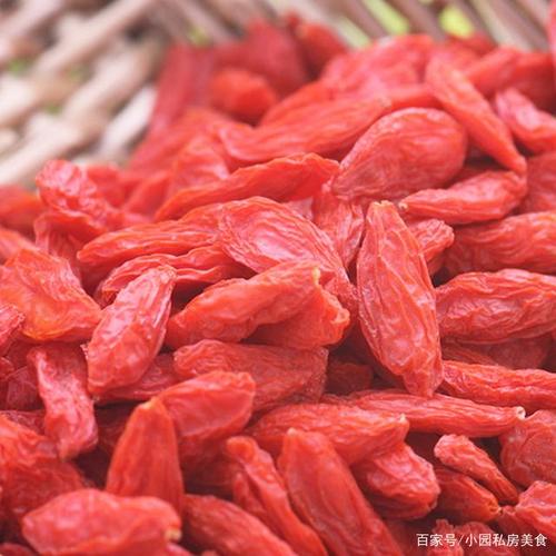 图为硫磺熏过的枸杞