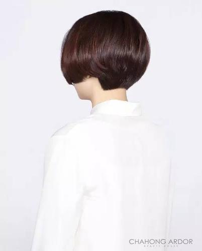 顾里小s都爱的沙宣头,适合五官比较精致小巧型,而且较难打理.