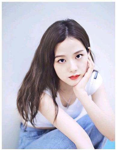 纯洁可爱金智秀